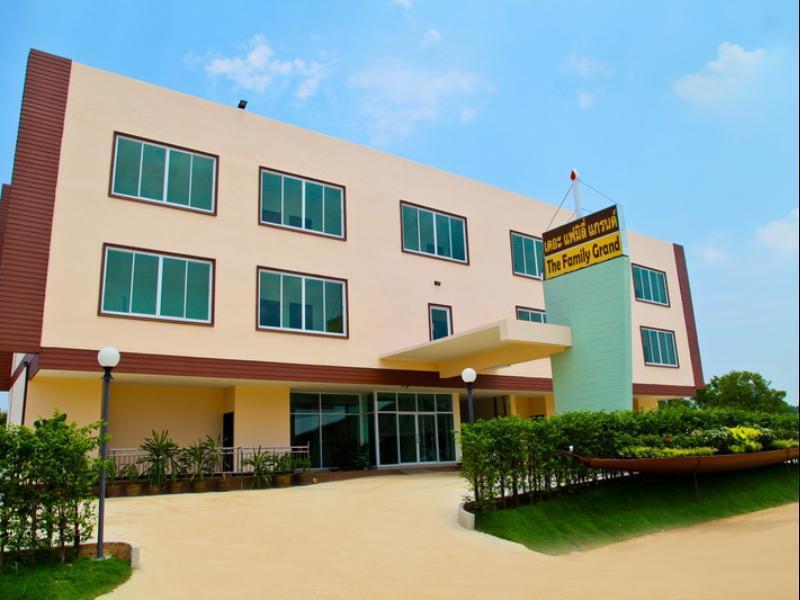 The Family Grand Hotel Удон Тани Екстериор снимка